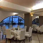 Отель Elihotel Сант-Алессио-Сикуло