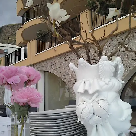 Ξενοδοχείο Elihotel 4*