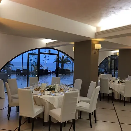 מלון Elihotel SantʼAlessio Siculo